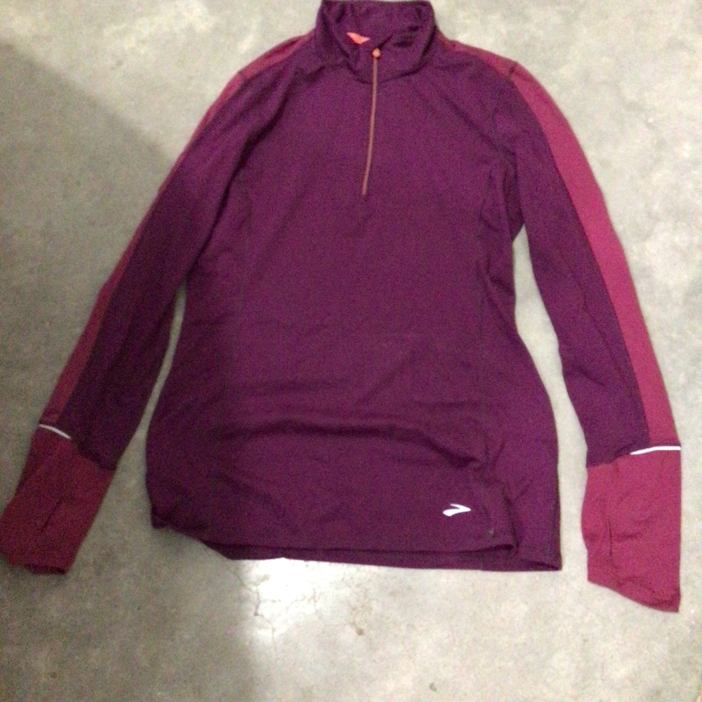 Brooks women’s medium purple with peach accents